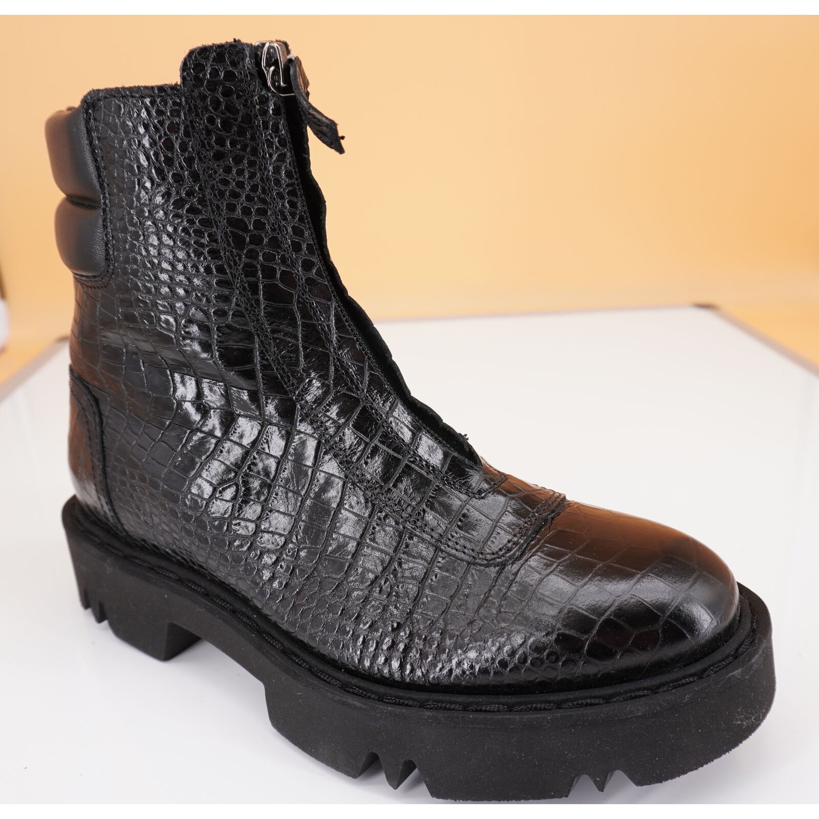 Aquatalia Harlo Black Croc Leather Millitary Ankle Booties Sz 8 New $550 Lug